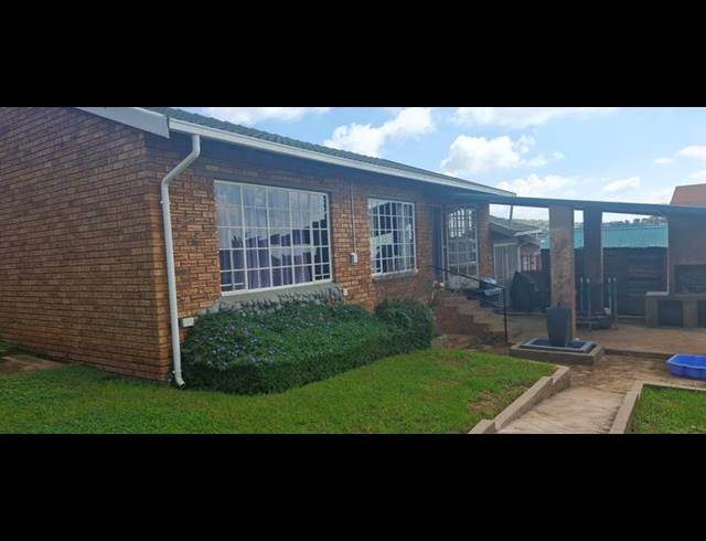 3 BEDROOM TOWNHOUSE FOR SALE IN RANGEVIEW EXT 4